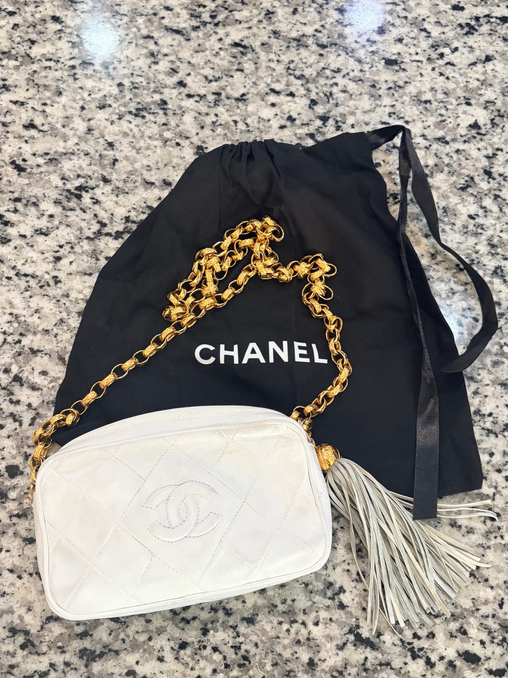 🤩✨❤️CHANEL White Quilted Leather Crossbody with 24k Gold Chain and Tassel